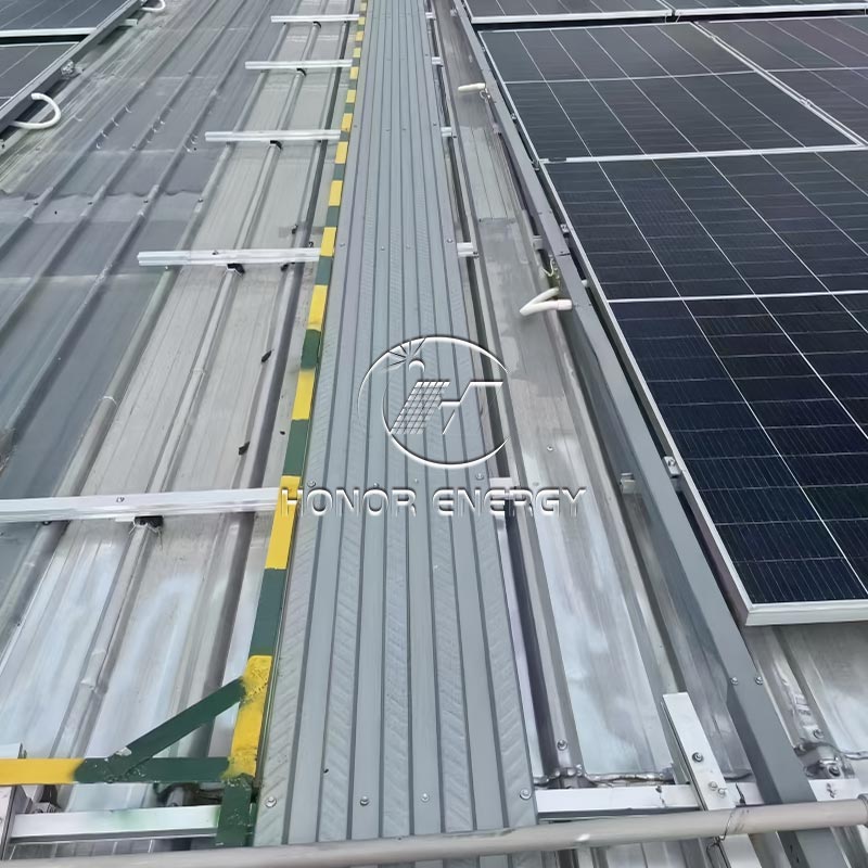 Metalen stalen dakbevestiging